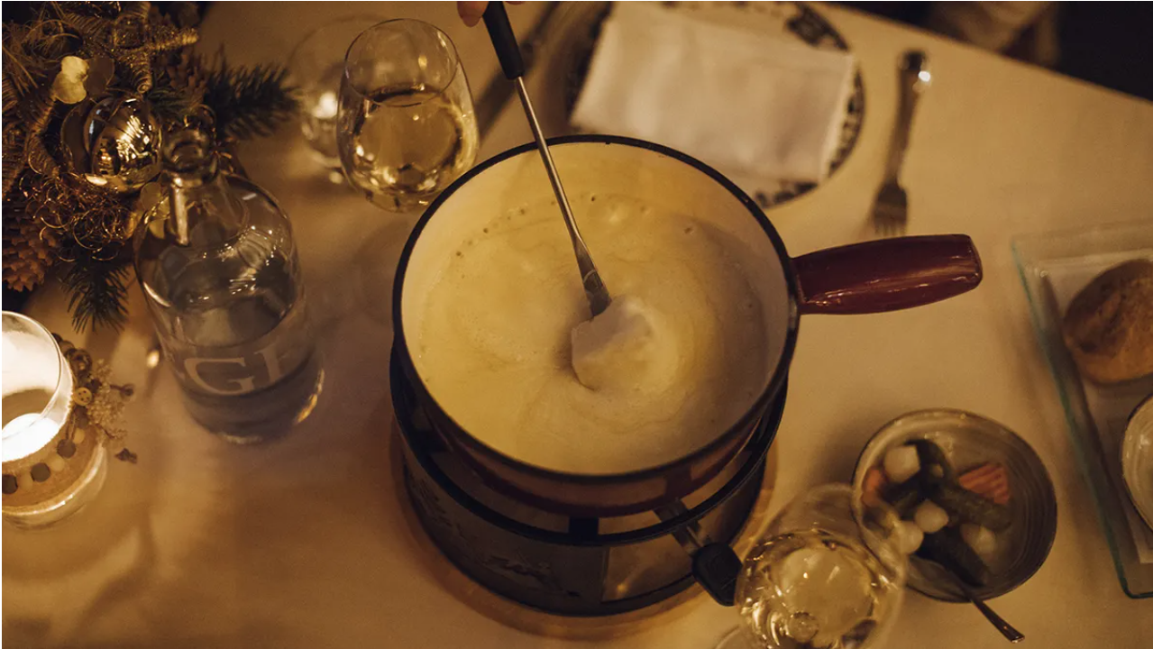 Wine, sushi and of course fondue are flowing.