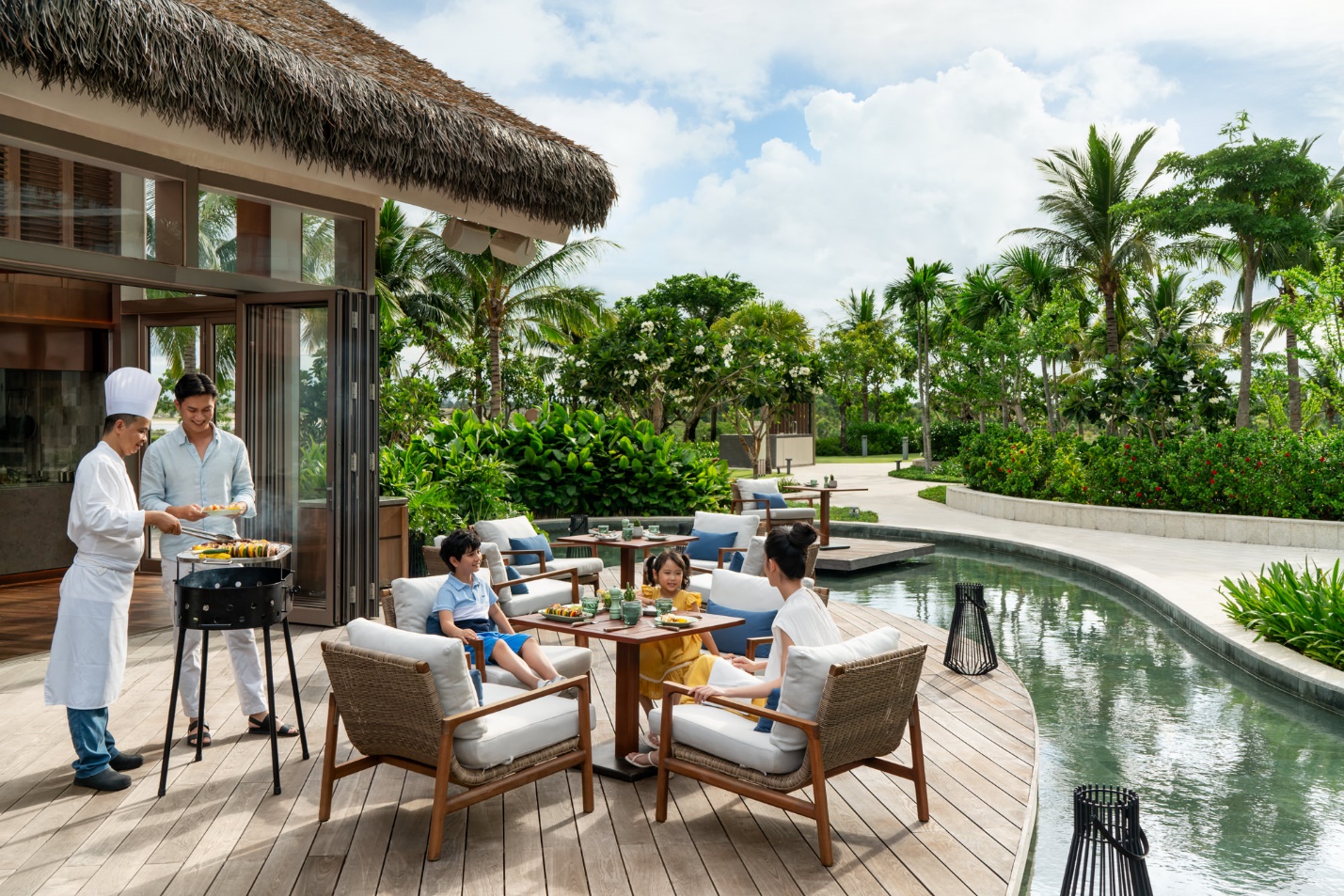 Sở hữu 20 nhà hàng và quầy bar với phong cách ẩm thực đa dạng