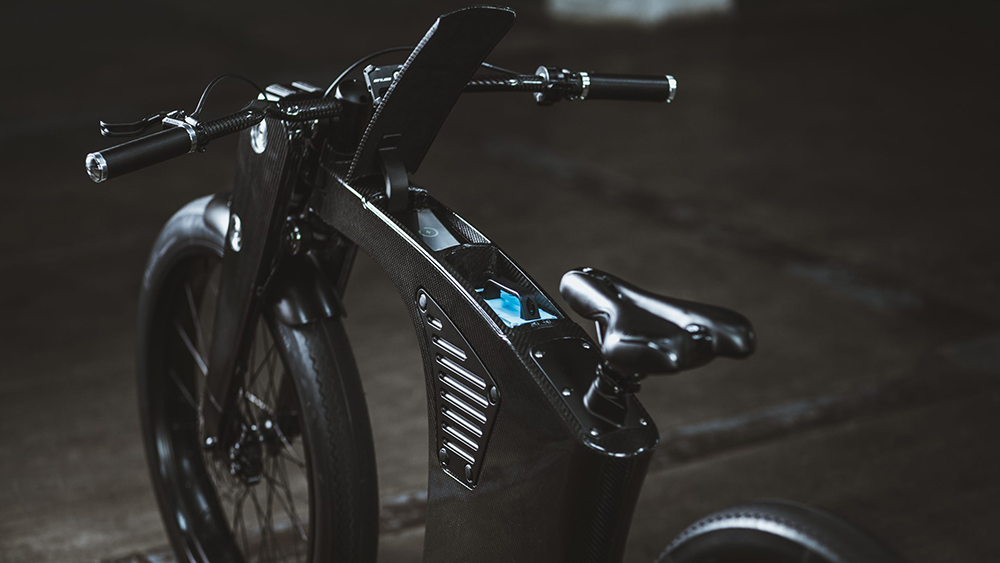 CrownCruiser