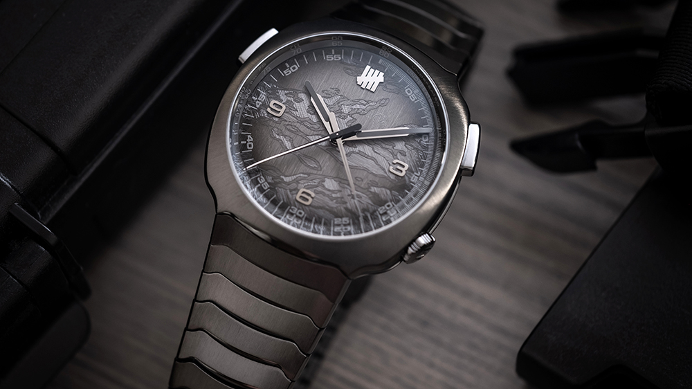 H. Moser & Cie Streamline Chronograph Undefeated Lifestyle Shot