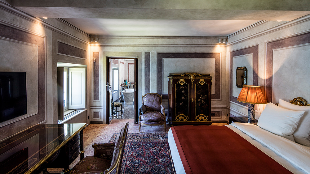 Lake Como House of Gucci