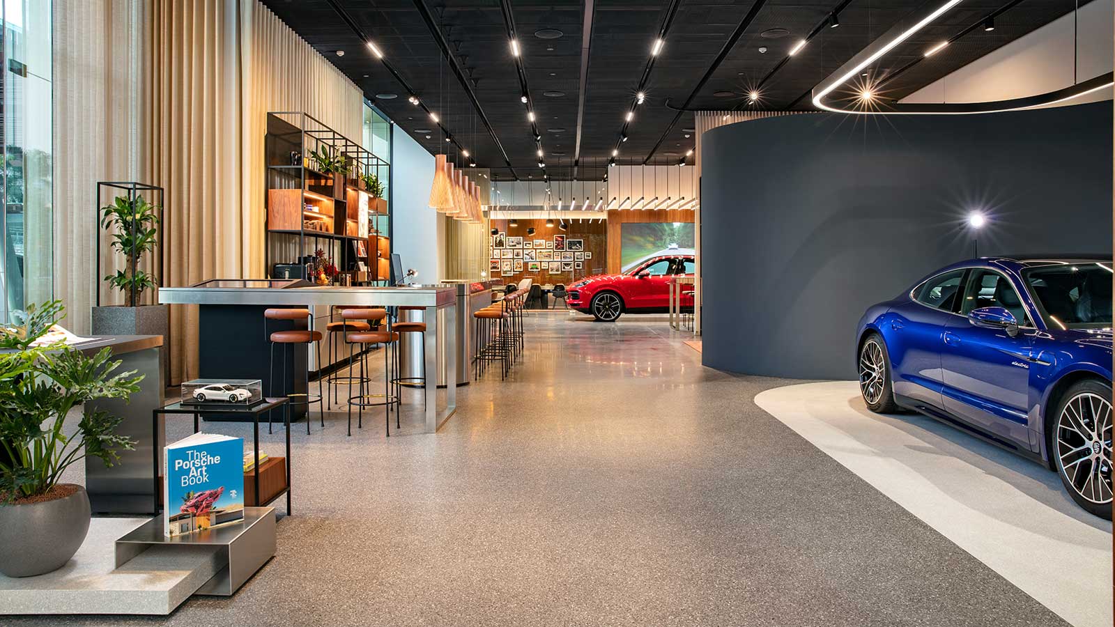 Porsche Studio Hà Nội