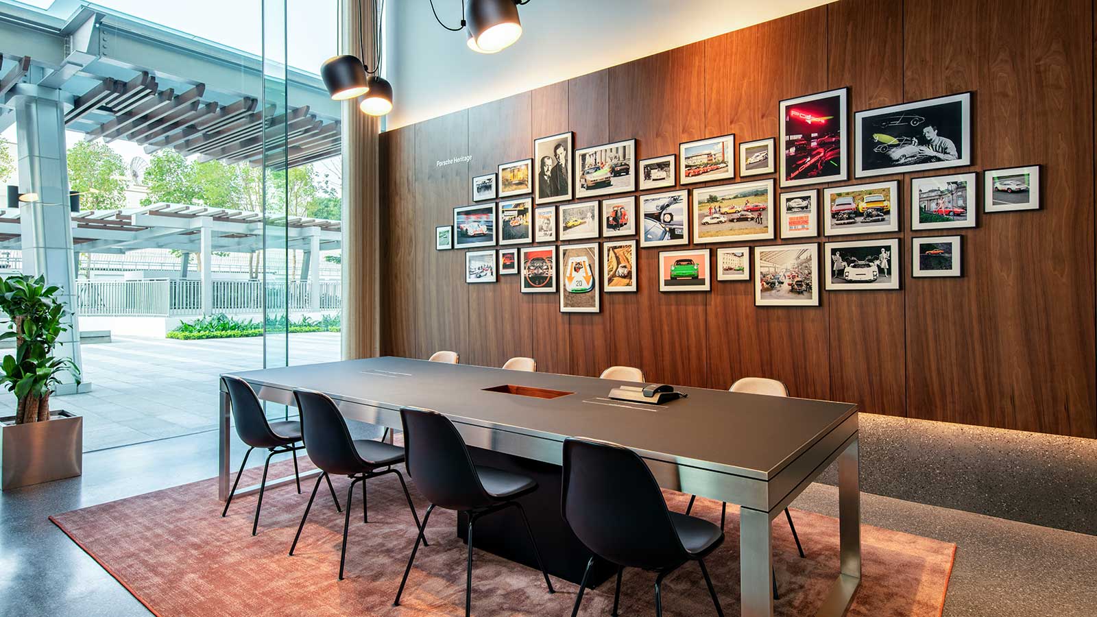 Porsche Studio Hà Nội