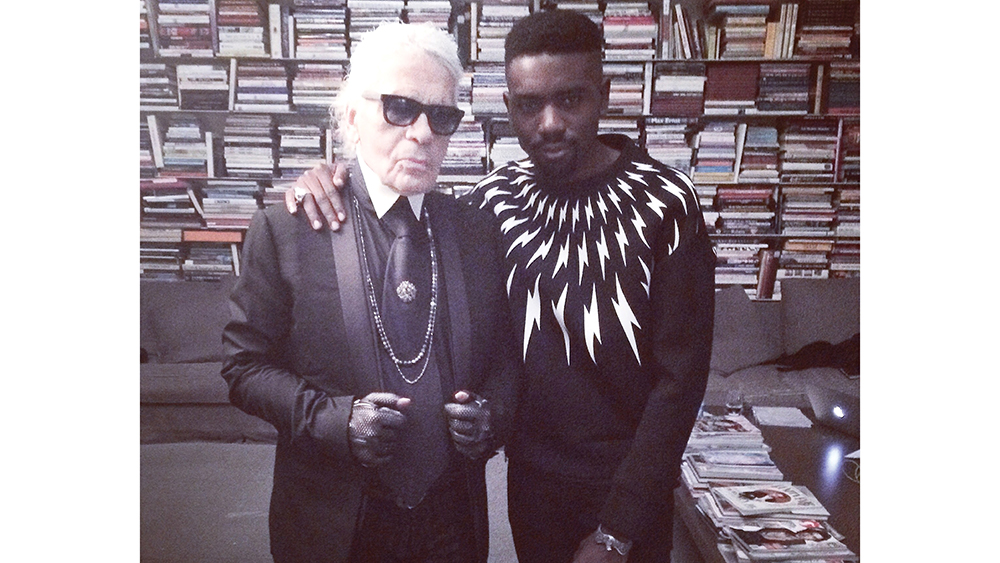 Mozie chụp ảnh cùng Karl Lagerfeld
