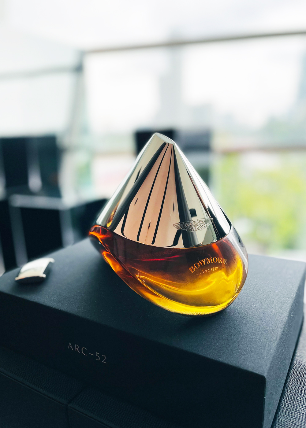 Kiệt tác được tạo nên từ sự hợp tác giữa Bowmore và Aston Martin.