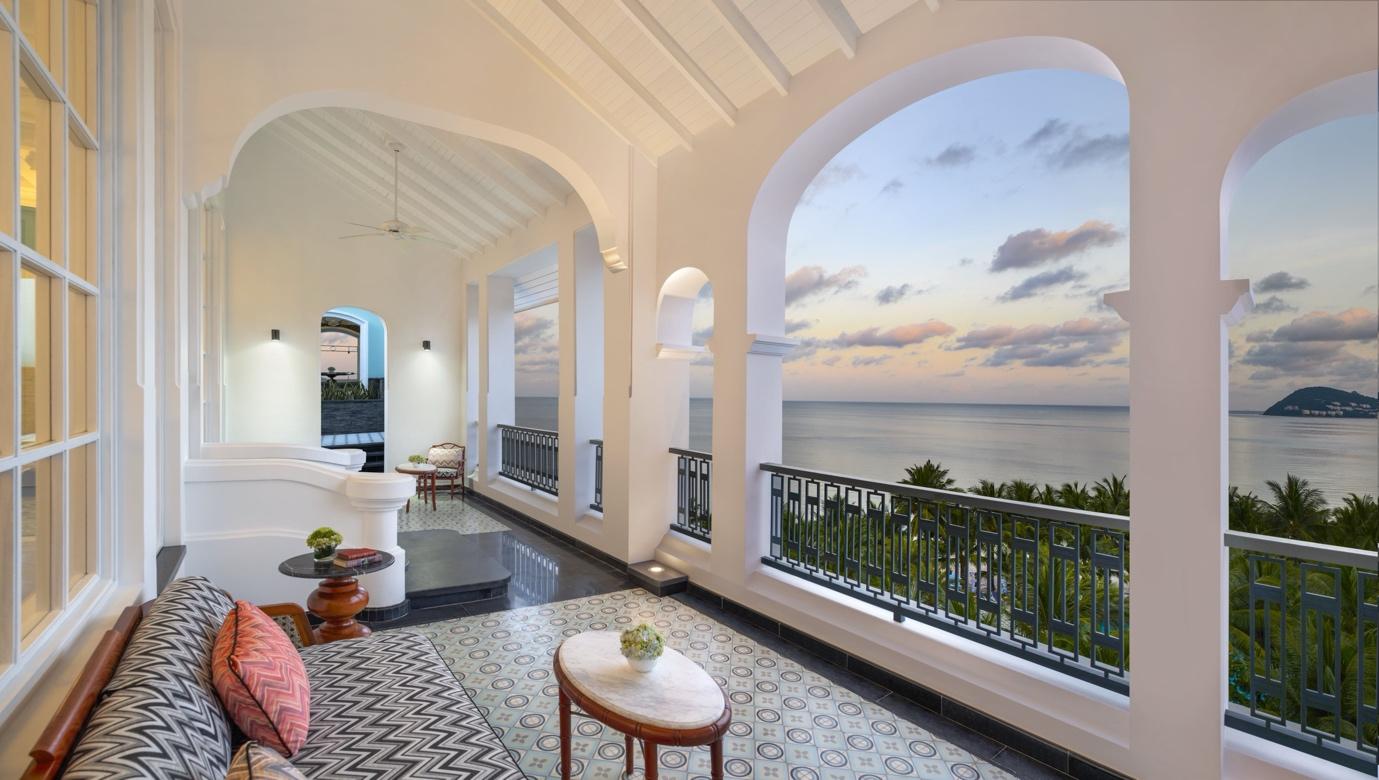 The stunning balcony of the Turquoise Suite was designed by Bill Bensley and frames panoramic sea views
