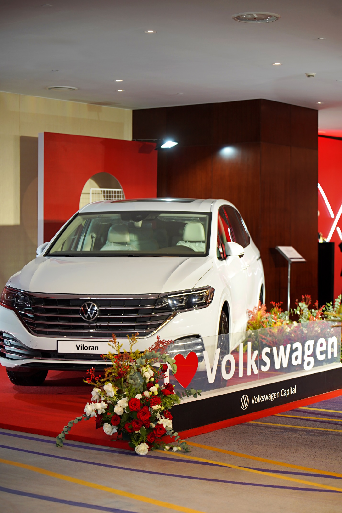 Chiếc MPV hạng sang Volkswagen Viloran nổi bật tại sự kiện lần này.