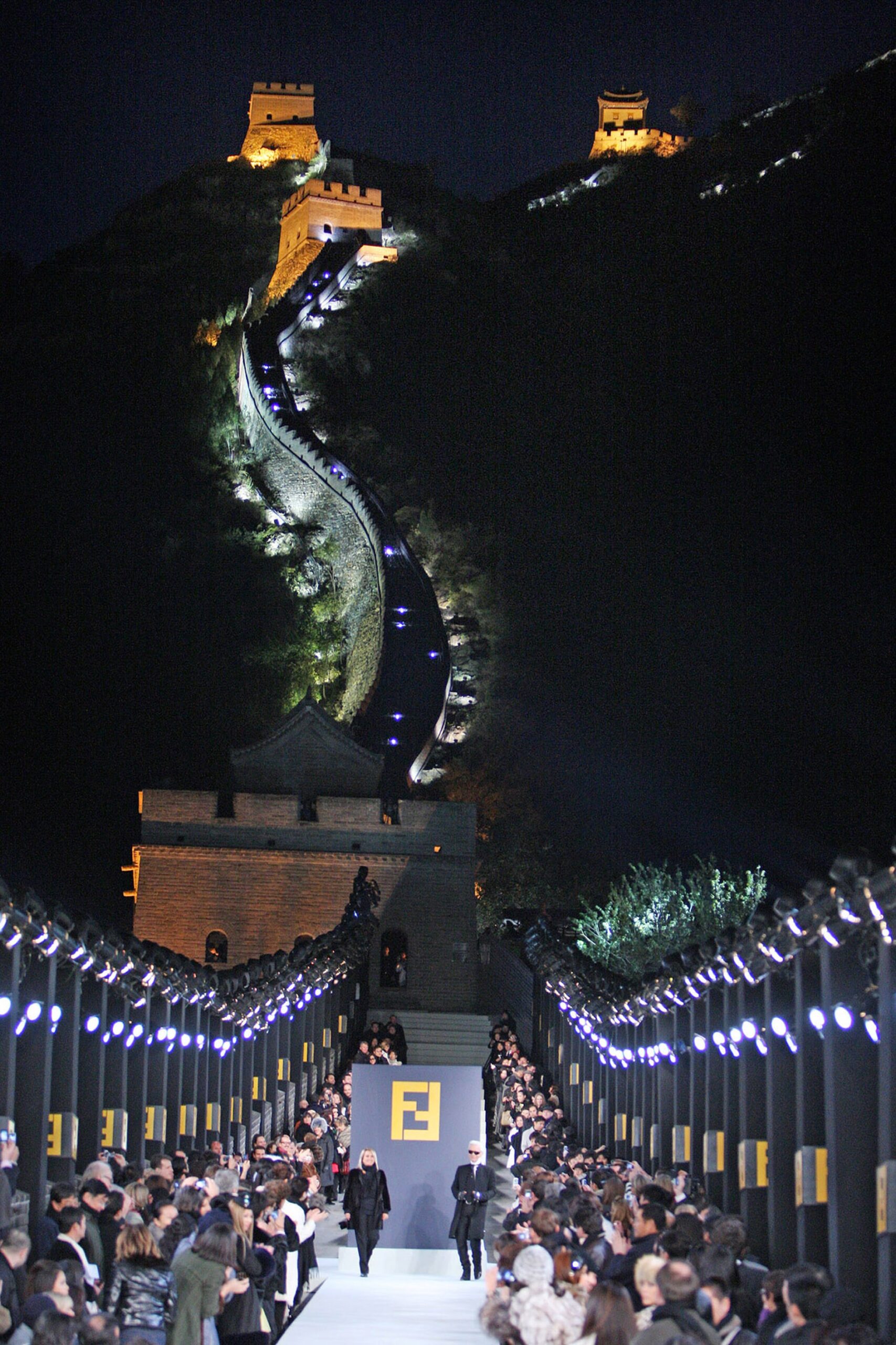 Show Fendi trên Vạn Lý Trường Thành (2007)